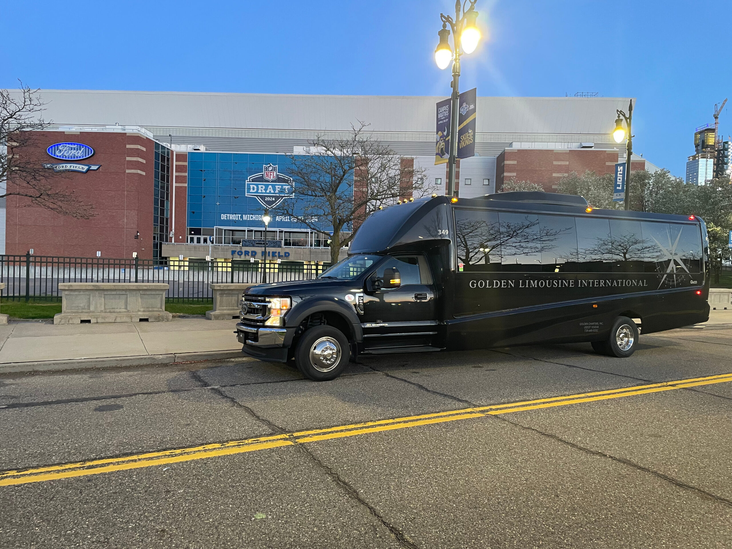 Golden Limousine International Executive Coach getting fans to the game!