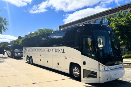 Golden_CHAUFFEURED_SERVICES_Charter Bus